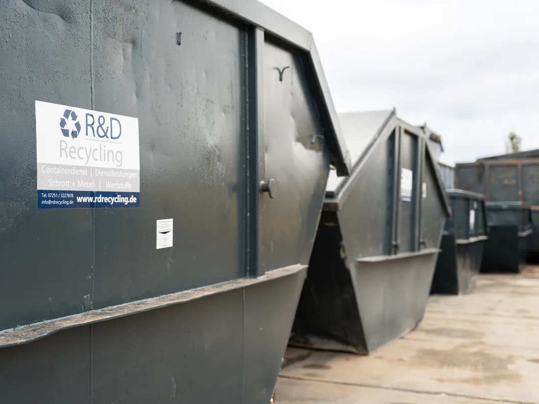 Leerer Absetzcontainer von R&D Recycling